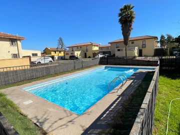 VENTA Amplia Casa en Av. Guillermo Ulriksen/Colegio Trinity, LA SERENA