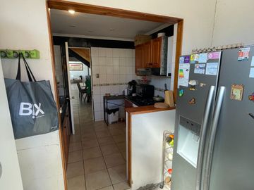 VENTA Amplia Casa en Av. Guillermo Ulriksen/Colegio Trinity, LA SERENA