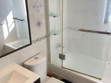 VENTA Amplia Casa en Av. Guillermo Ulriksen/Colegio Trinity, LA SERENA