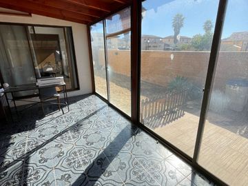 VENTA Amplia Casa en Av. Guillermo Ulriksen/Colegio Trinity, LA SERENA
