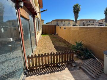 VENTA Amplia Casa en Av. Guillermo Ulriksen/Colegio Trinity, LA SERENA