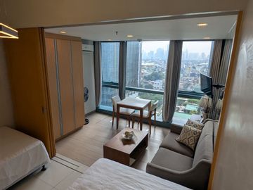 FOR SALE: 1br unit One Uptown Residences AIRBNB READY
