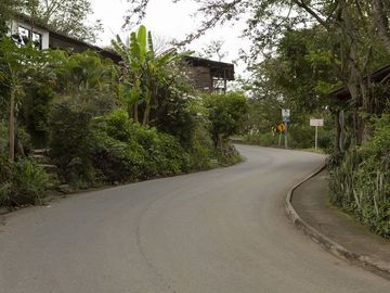 SE VENDE LOTE EN MEDIO DAPA