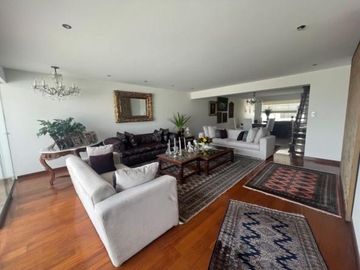 Venta de Amplio Dúplex de 3 Dormitorios con 2 Terrazas en Reynaldo de Vivanco, Chacarilla