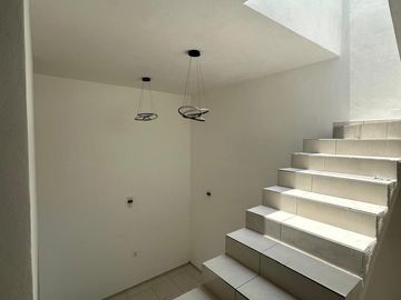 MODERNA CASA EN VENTA ZONA: ATLAHAPA