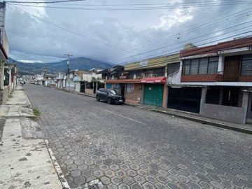Excelente venta Casa rentera 470m2 Ibarra