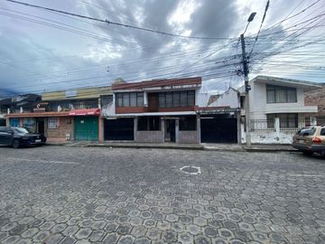 Excelente venta Casa rentera 470m2 Ibarra