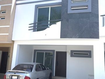 CASA EN VENTA REAL DE VALDEPEÑAS		3,980,000