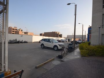 Casa 4 pisos condominio El Olivar, Carabayllo, cochera privada opcional