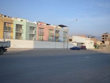 Casa 4 pisos condominio El Olivar, Carabayllo, cochera privada opcional