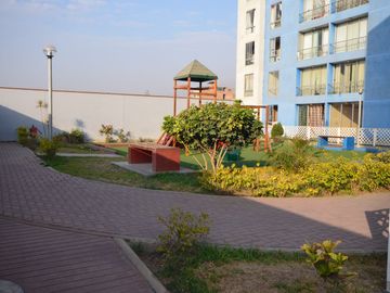Casa 4 pisos condominio El Olivar, Carabayllo, cochera privada opcional