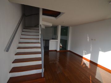 Casa 4 pisos condominio El Olivar, Carabayllo, cochera privada opcional