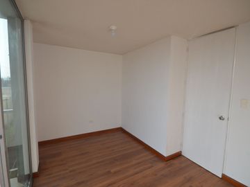 Casa 4 pisos condominio El Olivar, Carabayllo, cochera privada opcional