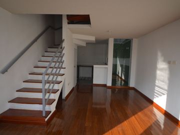 Casa 4 pisos condominio El Olivar, Carabayllo, cochera privada opcional