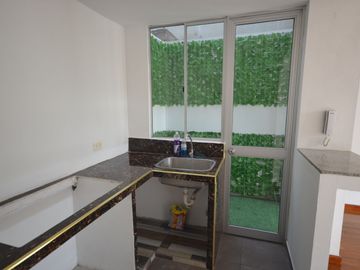 Casa 4 pisos condominio El Olivar, Carabayllo, cochera privada opcional