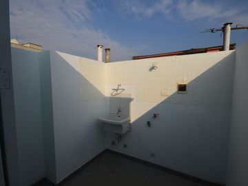 Casa 4 pisos condominio El Olivar, Carabayllo, cochera privada opcional
