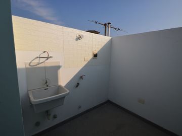 Casa 4 pisos condominio El Olivar, Carabayllo, cochera privada opcional