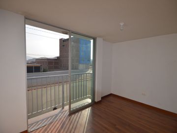 Casa 4 pisos condominio El Olivar, Carabayllo, cochera privada opcional