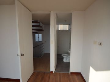 Casa 4 pisos condominio El Olivar, Carabayllo, cochera privada opcional