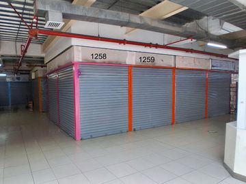 Oportunidad de Inversión: 2 tiendas en Venta en Malvinas Plaza