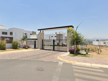 REMATO AMPLIA CASA EN FRACC EL MANANTIAL CORREGIDORA, QUERETARO