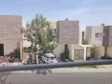 REMATO AMPLIA CASA EN FRACC EL MANANTIAL CORREGIDORA, QUERETARO