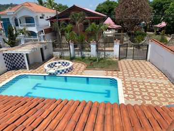 Casa con piscina privada en Melgar,  Vive en el exclusivo Condominio Heliópolis