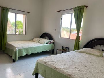 Casa con piscina privada en Melgar,  Vive en el exclusivo Condominio Heliópolis
