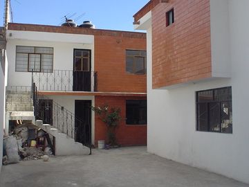 CASA EN VENTA TOLUCA NUEVA OXTOTITLAN CERCA FACULTADES CON DOS DEPARTAMENTOS