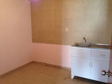 CASA EN VENTA TOLUCA NUEVA OXTOTITLAN CERCA FACULTADES CON DOS DEPARTAMENTOS