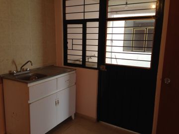 CASA EN VENTA TOLUCA NUEVA OXTOTITLAN CERCA FACULTADES CON DOS DEPARTAMENTOS