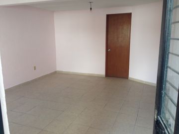 CASA EN VENTA TOLUCA NUEVA OXTOTITLAN CERCA FACULTADES CON DOS DEPARTAMENTOS