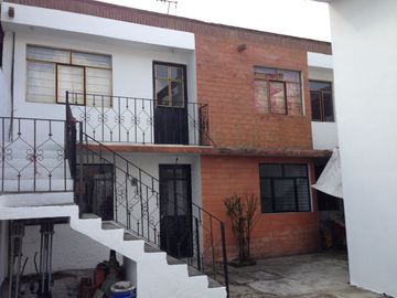 CASA EN VENTA TOLUCA NUEVA OXTOTITLAN CERCA FACULTADES CON DOS DEPARTAMENTOS