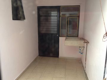 CASA EN VENTA TOLUCA NUEVA OXTOTITLAN CERCA FACULTADES CON DOS DEPARTAMENTOS