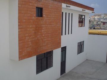 CASA EN VENTA TOLUCA NUEVA OXTOTITLAN CERCA FACULTADES CON DOS DEPARTAMENTOS