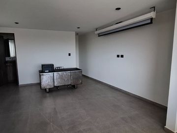 Residencia amplia en Gran Reserva, Lomas de Angelópolis III