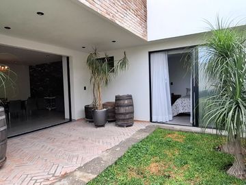 Residencia amplia en Gran Reserva, Lomas de Angelópolis III
