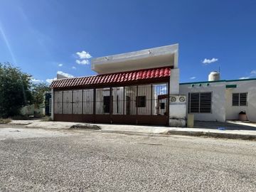 Casa con departamento al Poniente de Mérida