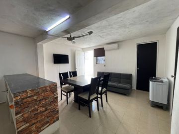 Casa con departamento al Poniente de Mérida