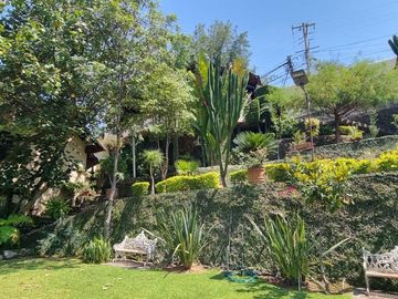 CASA VALLESANA EN VENTA CON ESPECTACULAR VISTA AL LAGO