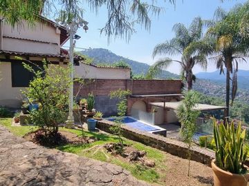 CASA VALLESANA EN VENTA CON ESPECTACULAR VISTA AL LAGO
