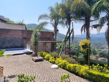 CASA VALLESANA EN VENTA CON ESPECTACULAR VISTA AL LAGO