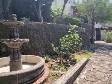 CASA VALLESANA EN VENTA CON ESPECTACULAR VISTA AL LAGO