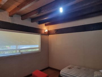 CASA VALLESANA EN VENTA CON ESPECTACULAR VISTA AL LAGO
