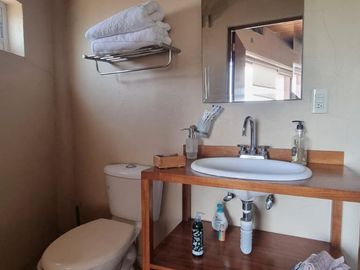 CASA VALLESANA EN VENTA CON ESPECTACULAR VISTA AL LAGO