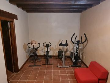 CASA VALLESANA EN VENTA CON ESPECTACULAR VISTA AL LAGO