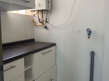SE VENDE DEPTO EN EDIF. REINA ISIDORA.