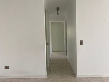 SE VENDE DEPTO EN EDIF. REINA ISIDORA.
