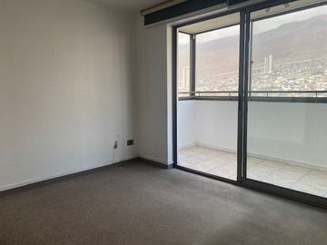 SE VENDE DEPTO EN EDIF. REINA ISIDORA.