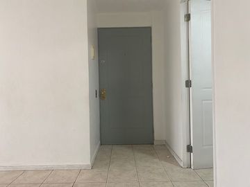 SE VENDE DEPTO EN EDIF. REINA ISIDORA.